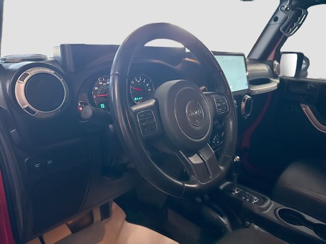 Used 2017 Jeep Wrangler Unlimited Rubicon w/ Connectivity Group AWD/4WD image 10