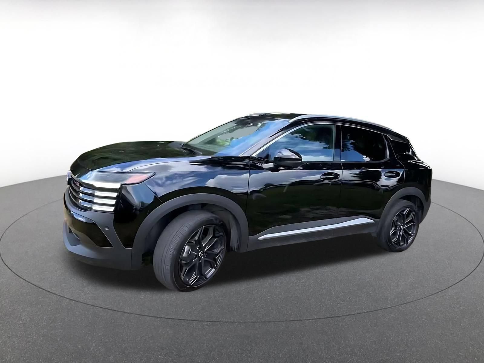Used 2026 Nissan Kicks SR AWD/4WD image 7