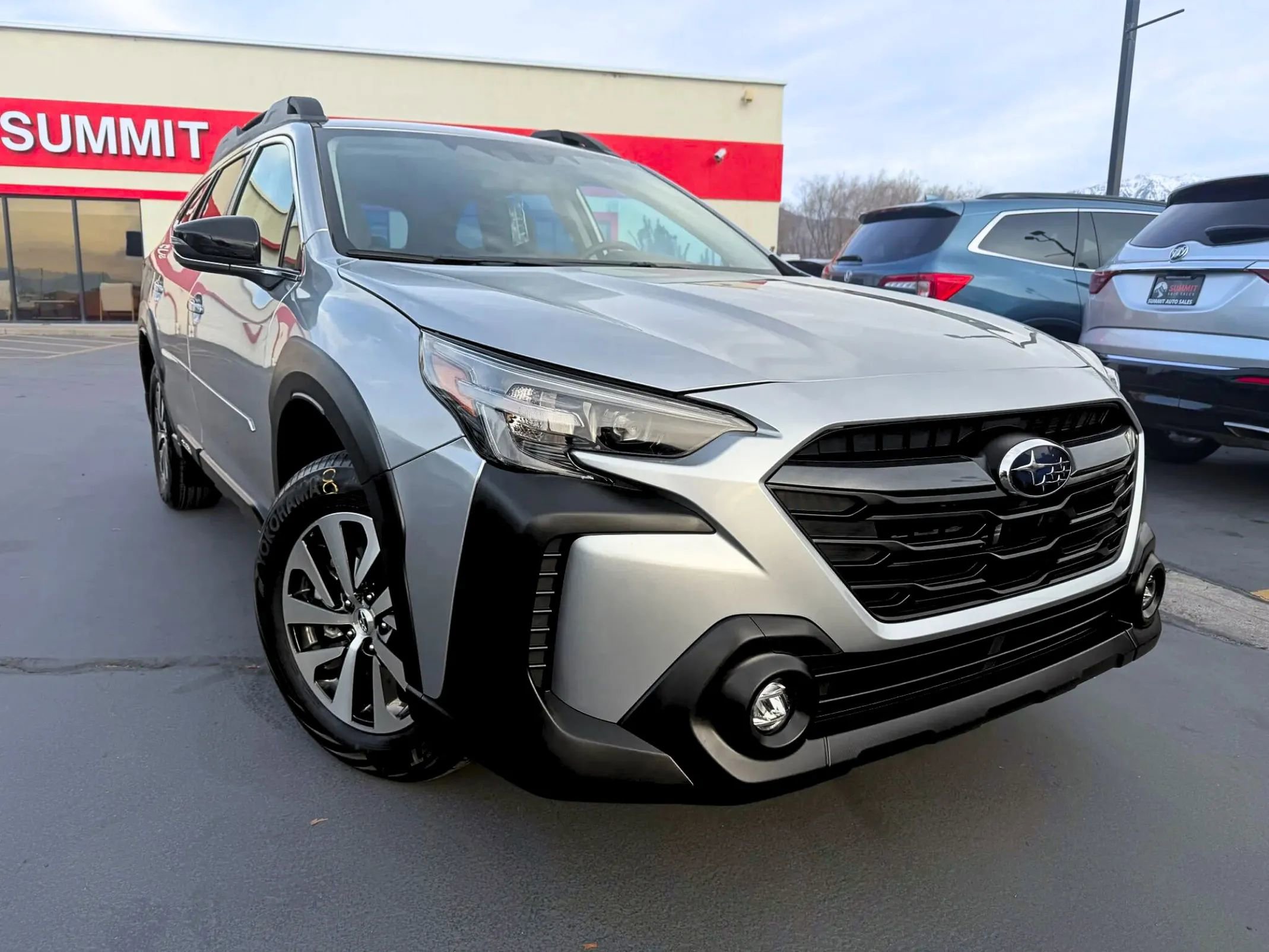 Used 2024 Subaru Outback Premium image 2