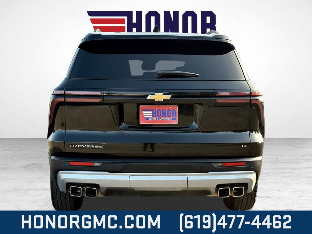 Used 2024 Chevrolet Traverse LT image 4