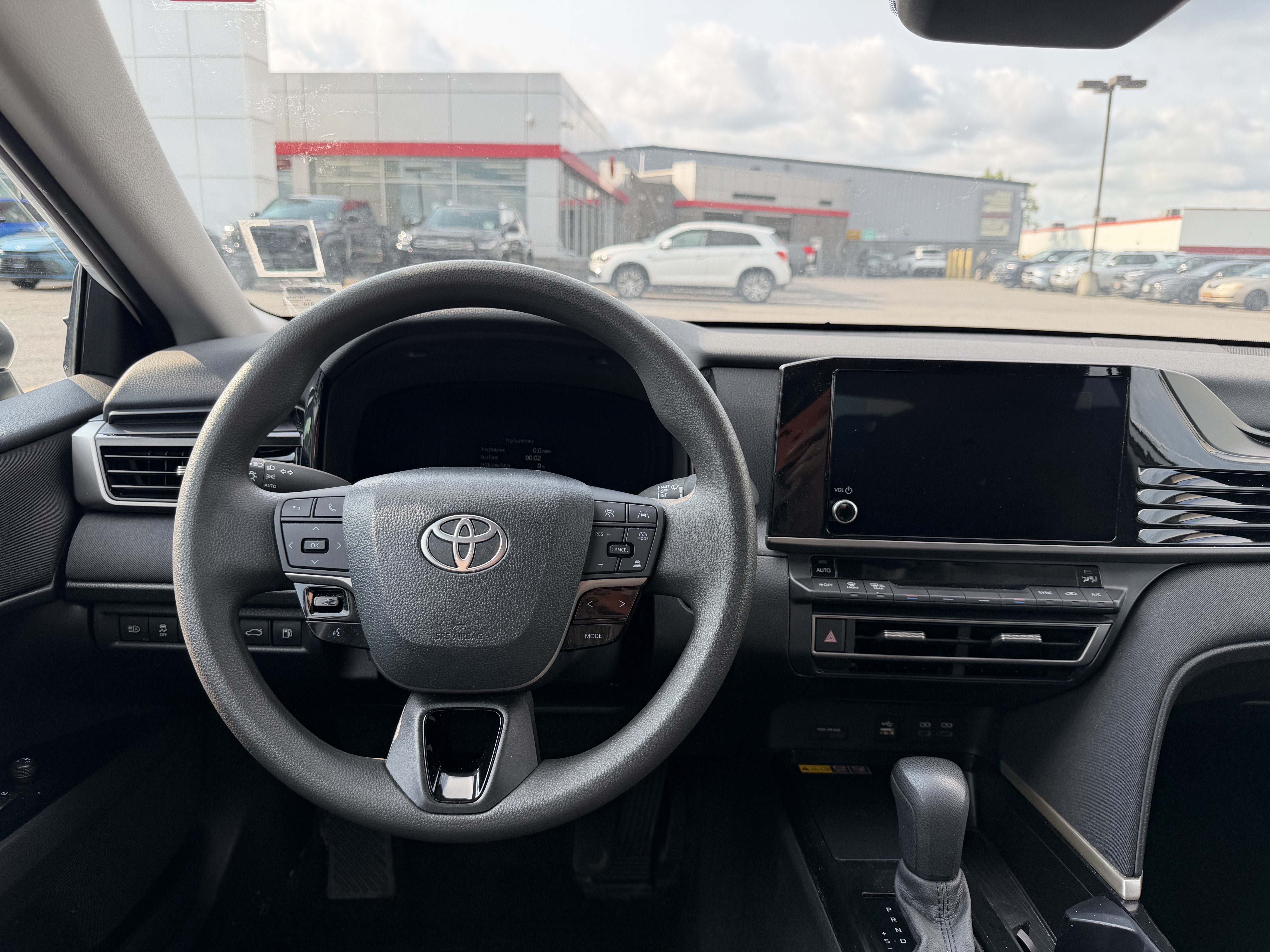 Used 2025 Toyota Camry LE AWD/4WD image 9