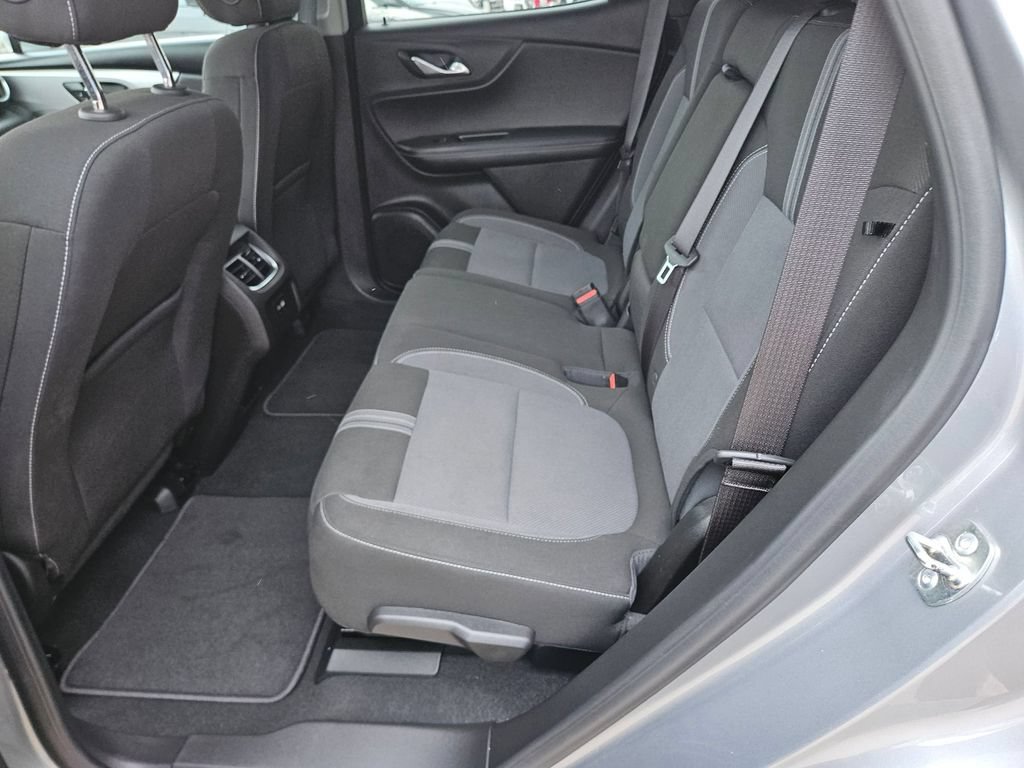 Used 2025 Chevrolet Blazer LT FWD image 27