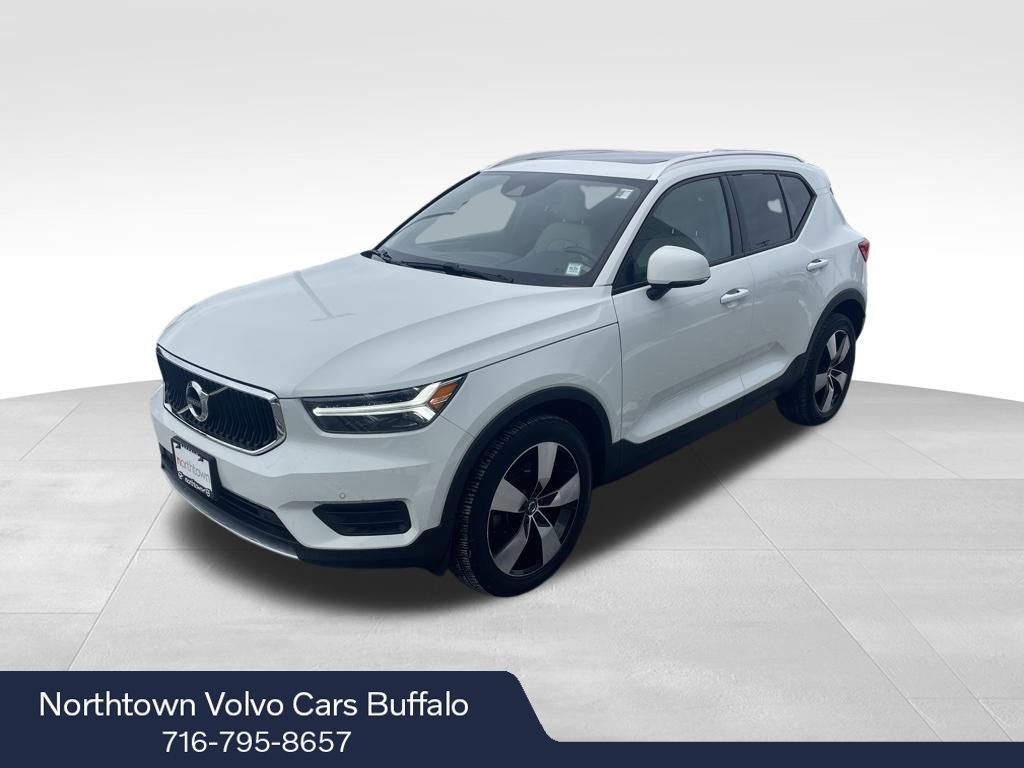 Used 2020 Volvo XC40 T5 Momentum