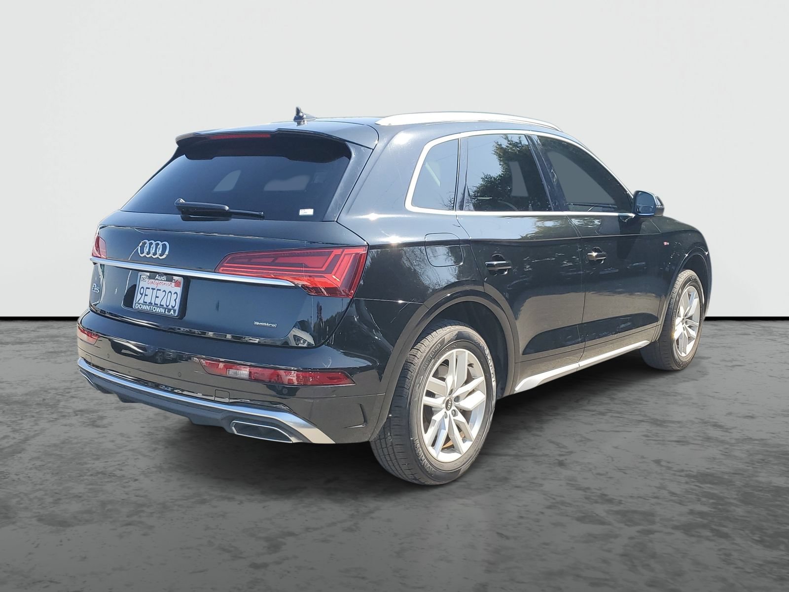 Used 2023 Audi Q5 2.0T Premium w/ Convenience Package AWD/4WD image 4