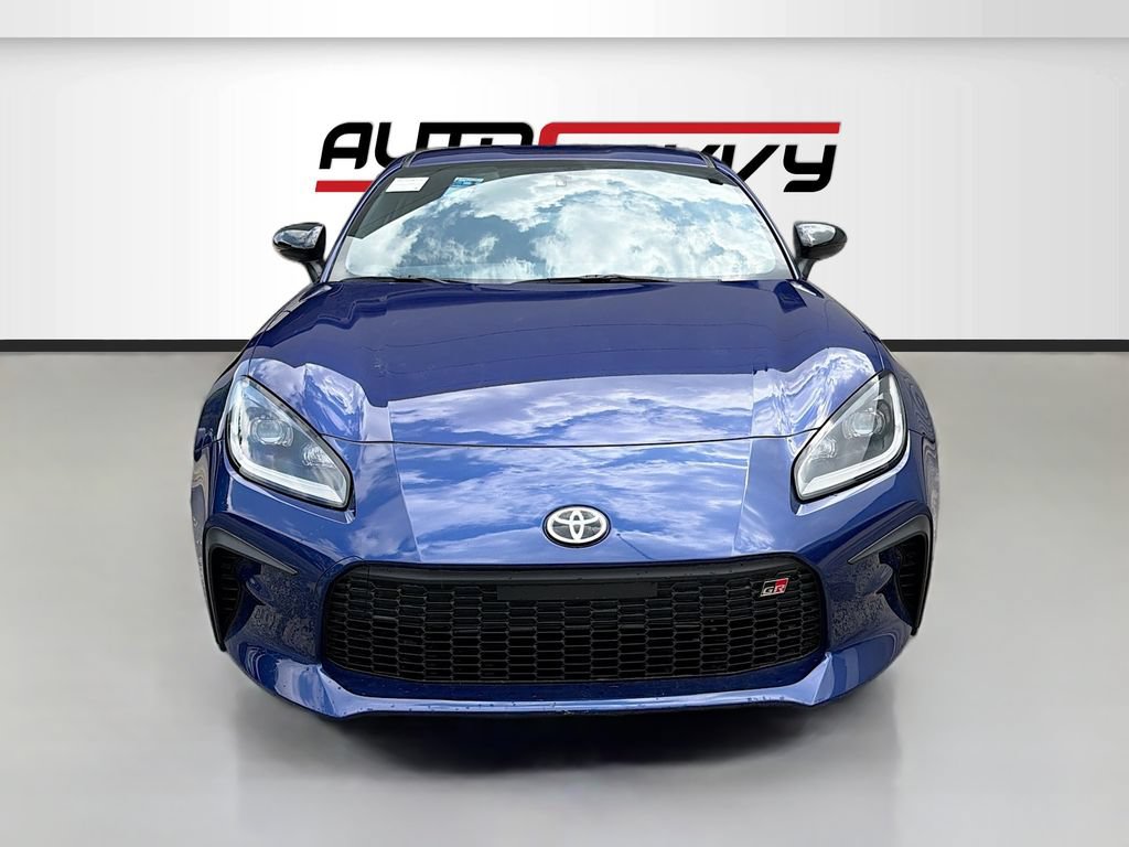 Used 2025 Toyota GR86 Premium w/ ALL Weather Mat Package (TMS) RWD image 2