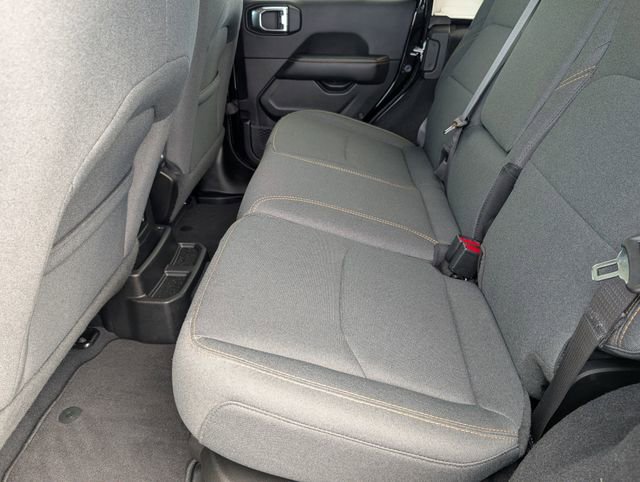 Used 2025 Jeep Wrangler Sahara 4xe image 26