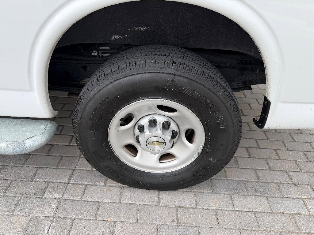 Used 2024 Chevrolet Express 2500 w/ Driver Convenience Package image 12