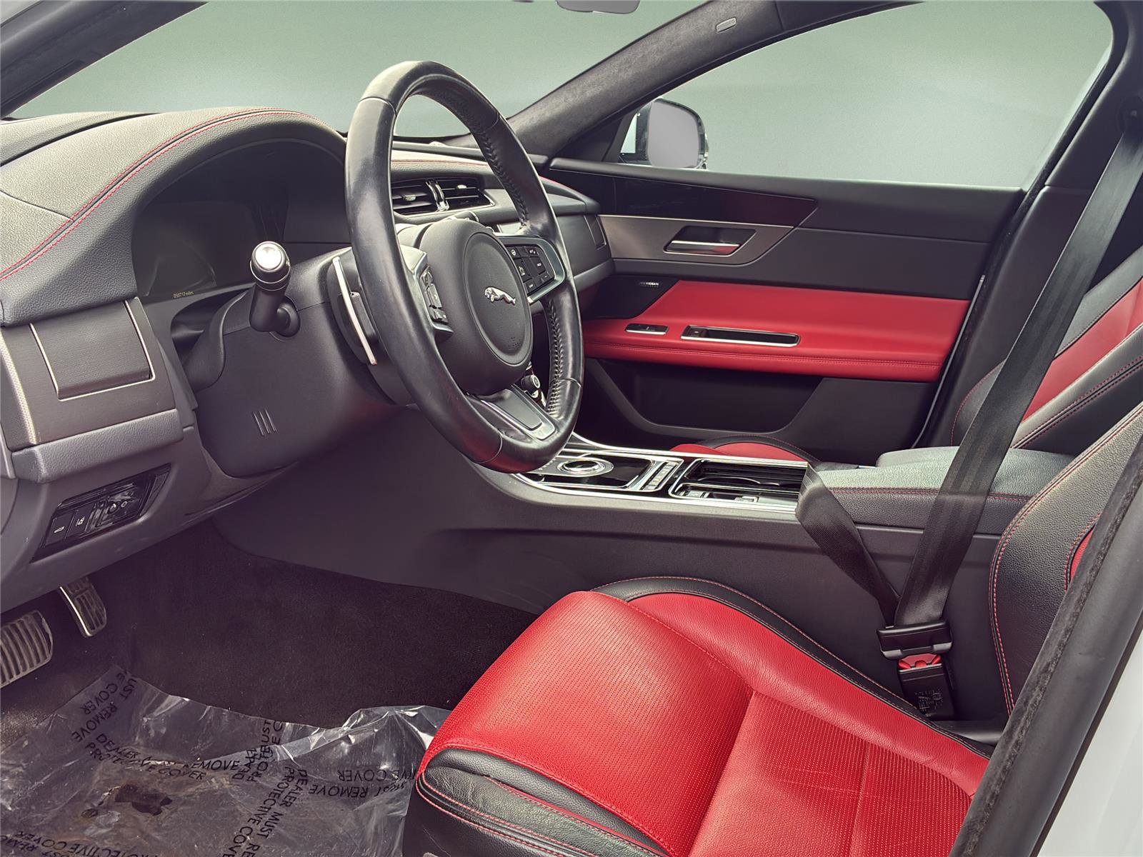 Used 2020 Jaguar XF Checkered Flag image 23