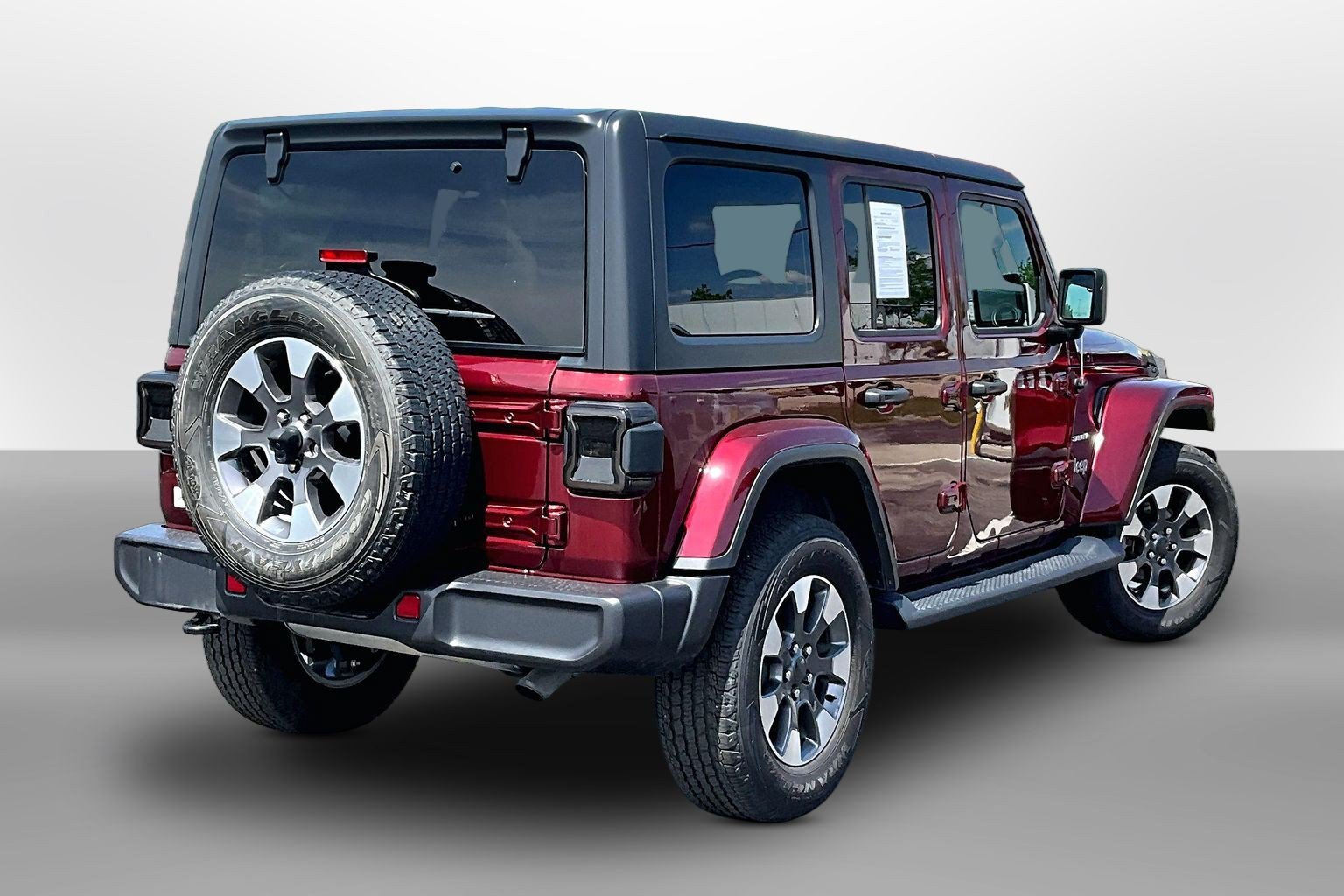 Used 2021 Jeep Wrangler Unlimited Sahara w/ Cold Weather Group AWD/4WD image 11