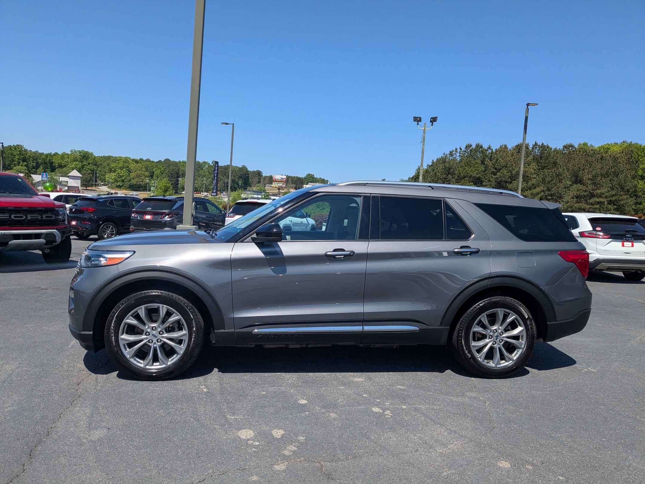 Used 2023 Ford Explorer Limited RWD image 8