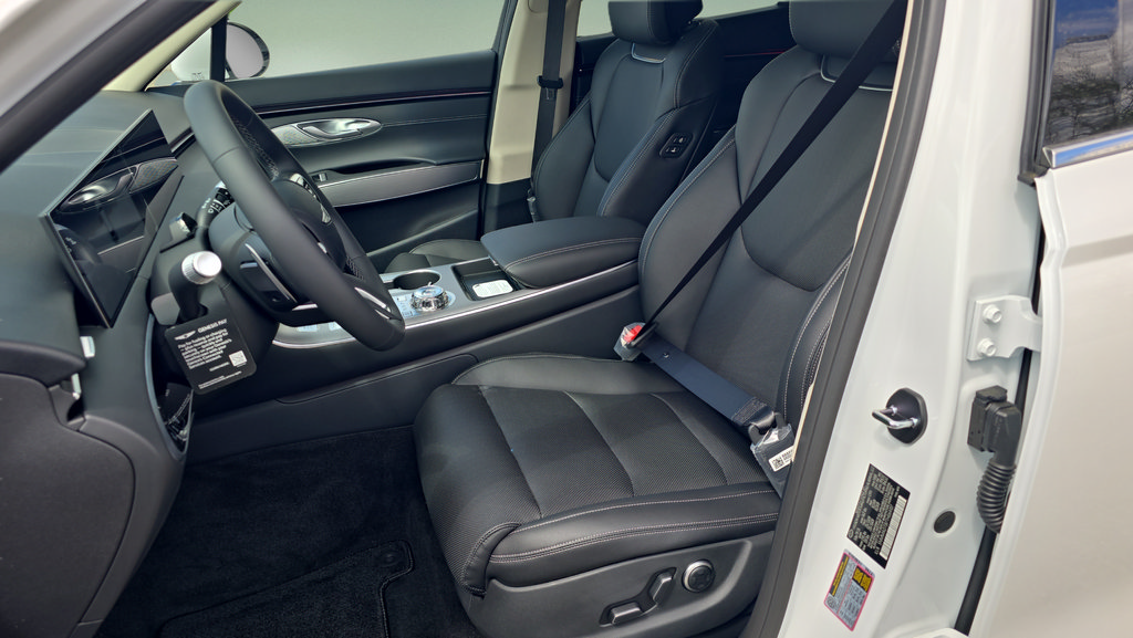 New 2026 Genesis GV70 2.5T Select AWD/4WD image 12