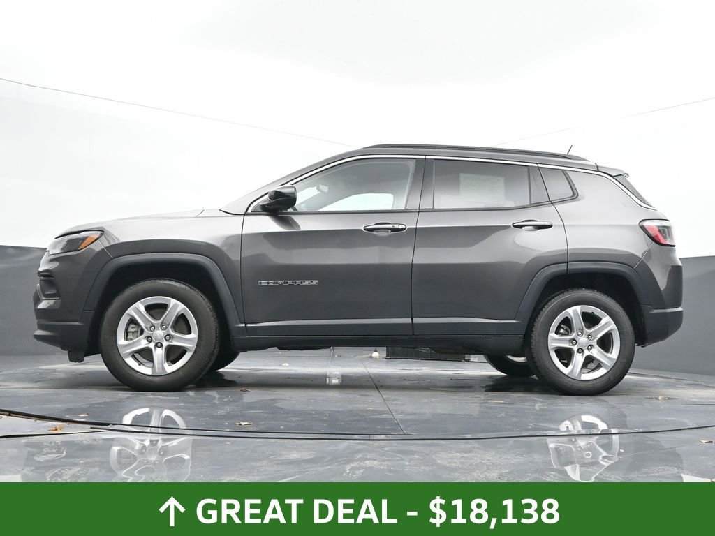 Used 2024 Jeep Compass Latitude image 57