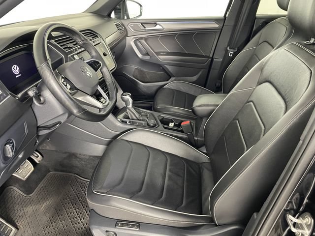 Used 2024 Volkswagen Tiguan SEL R-Line AWD/4WD image 2