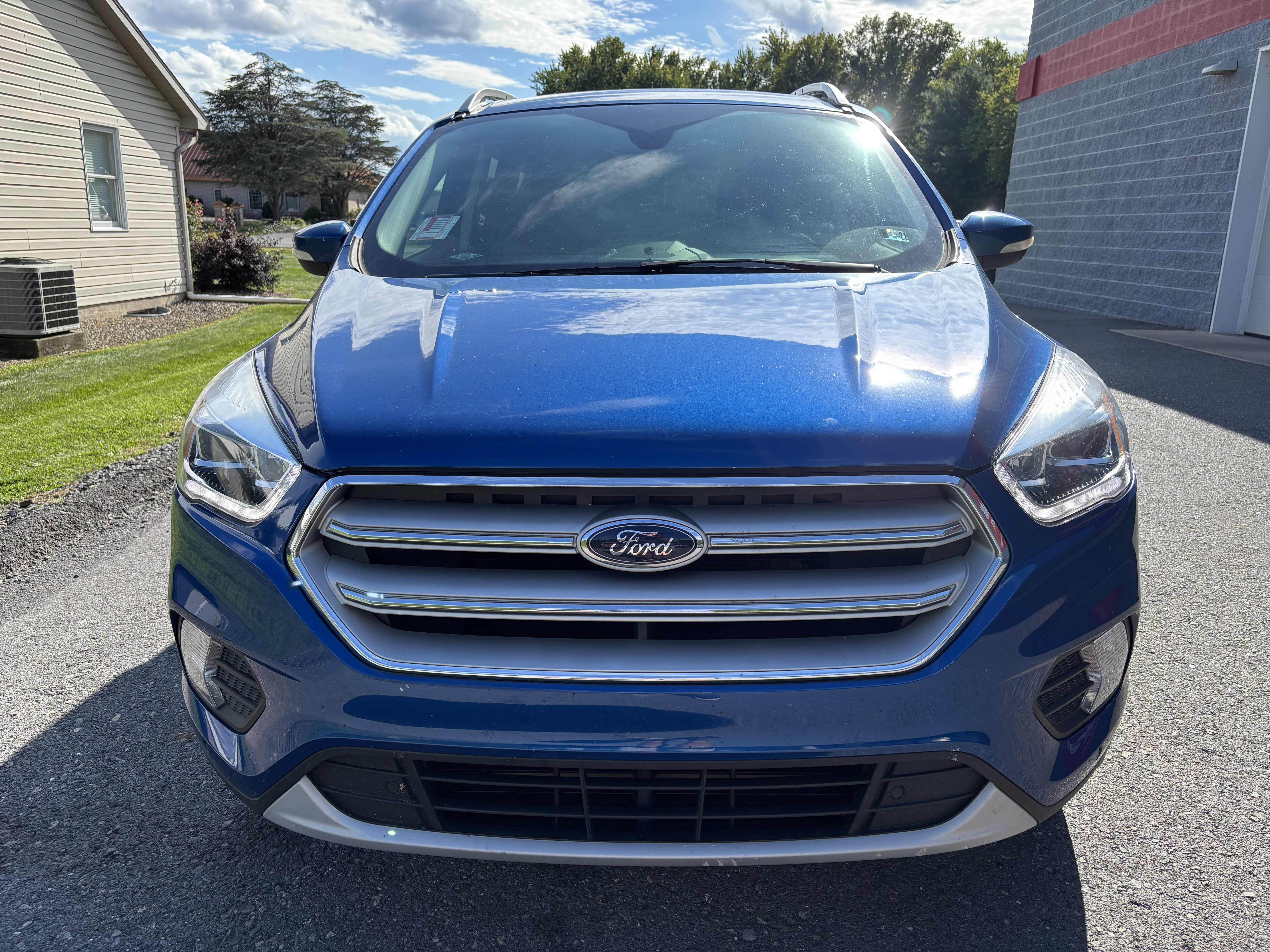 Used 2019 Ford Escape Titanium w/ U9j03 - Titanium Tow Package AWD/4WD image 9