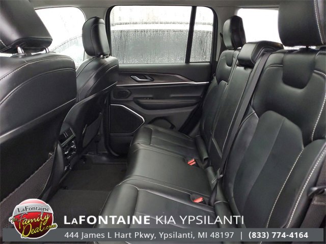 Used 2022 Jeep Grand Cherokee Limited image 23