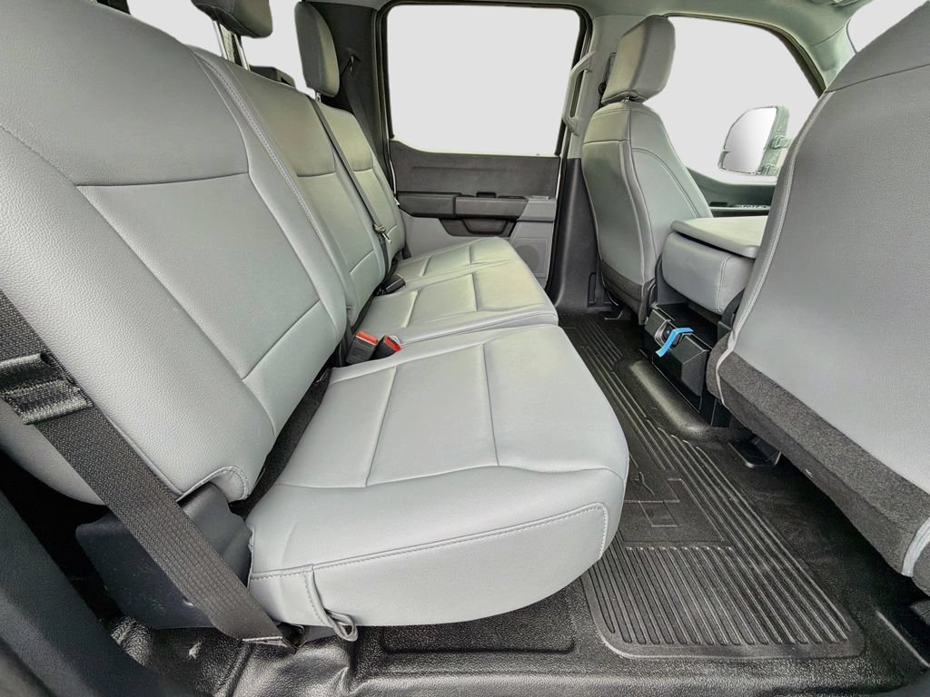 New 2026 Ford F550 4x4 Crew Cab image 21