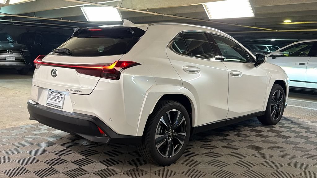 Used 2025 Lexus UX 300h AWD w/ Accessory Package (Z1) image 8