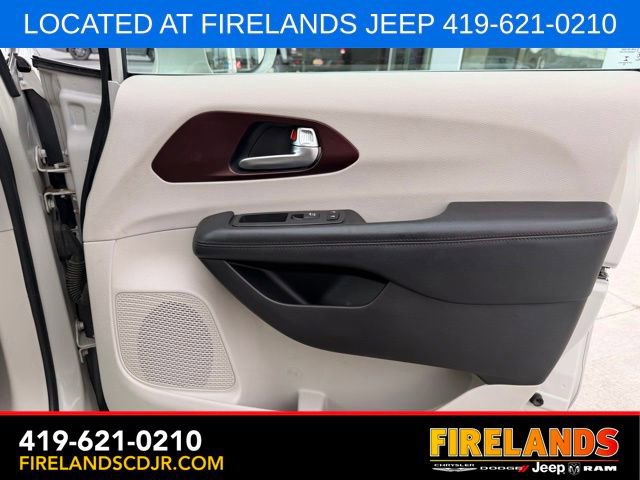 Used 2019 Chrysler Pacifica Limited FWD image 22