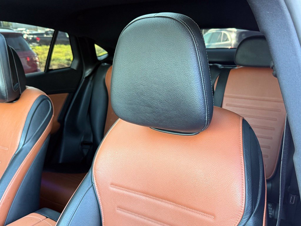 Used 2024 Mercedes-Benz GLC 300 4MATIC image 3
