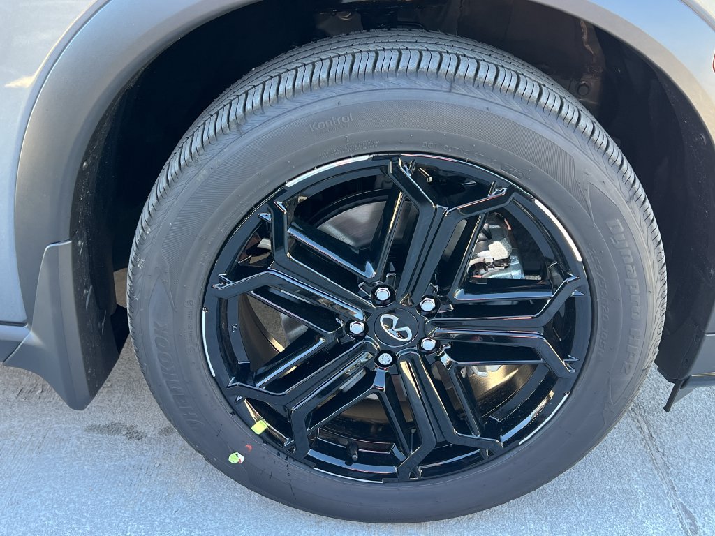 New 2027 INFINITI QX60 Luxe w/ Family Package FWD image 12