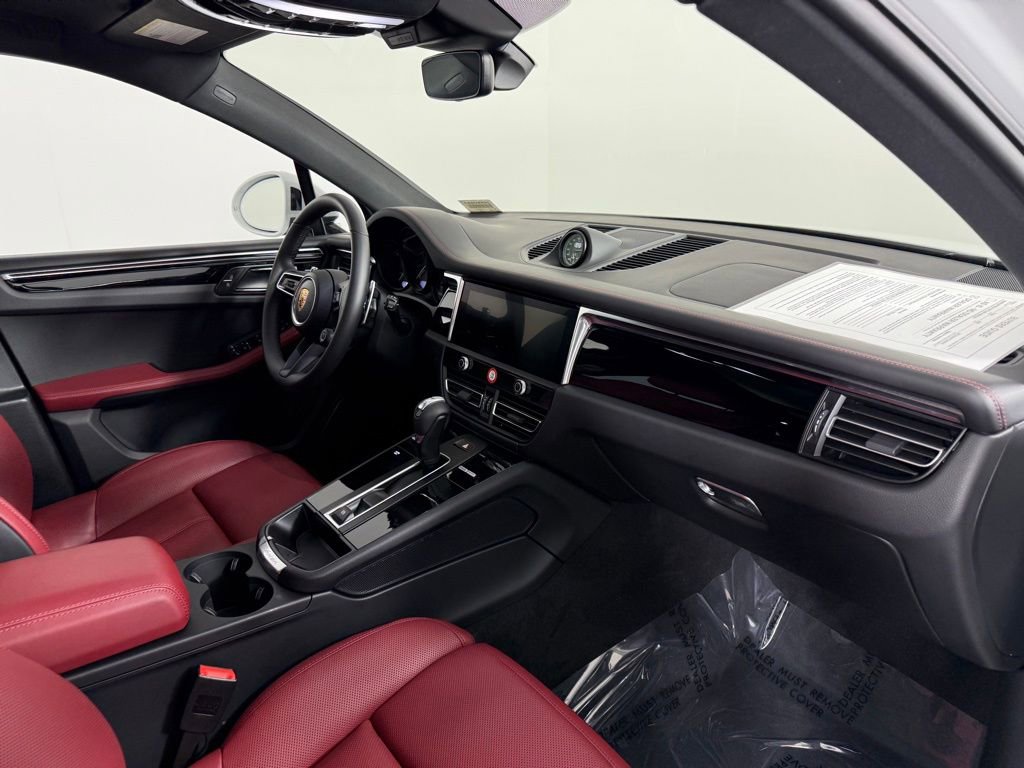 Certified 2026 Porsche Macan Turbo image 15