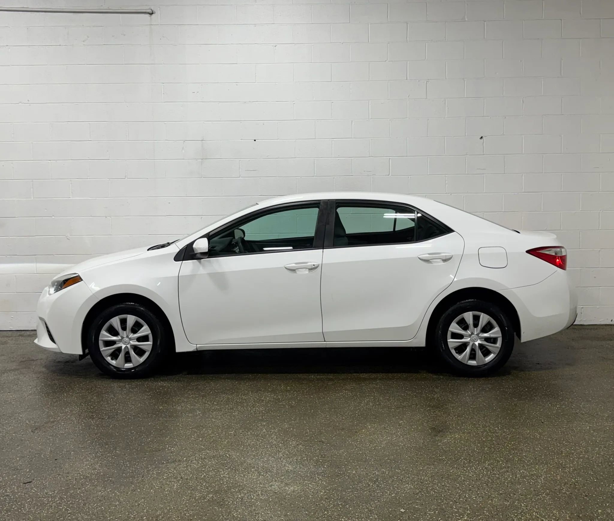 Used 2014 Toyota Corolla L image 12
