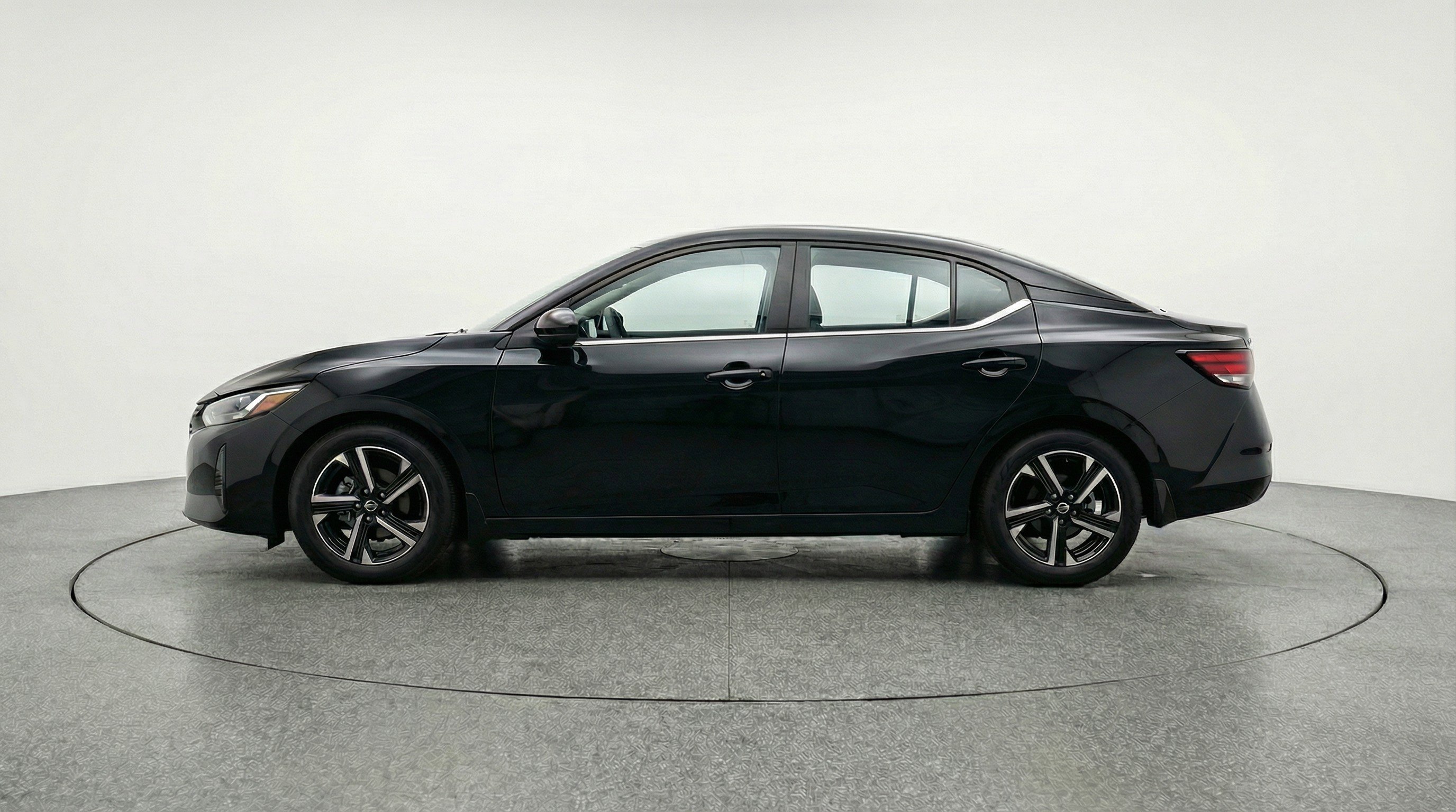 Used 2025 Nissan Sentra SV image 5