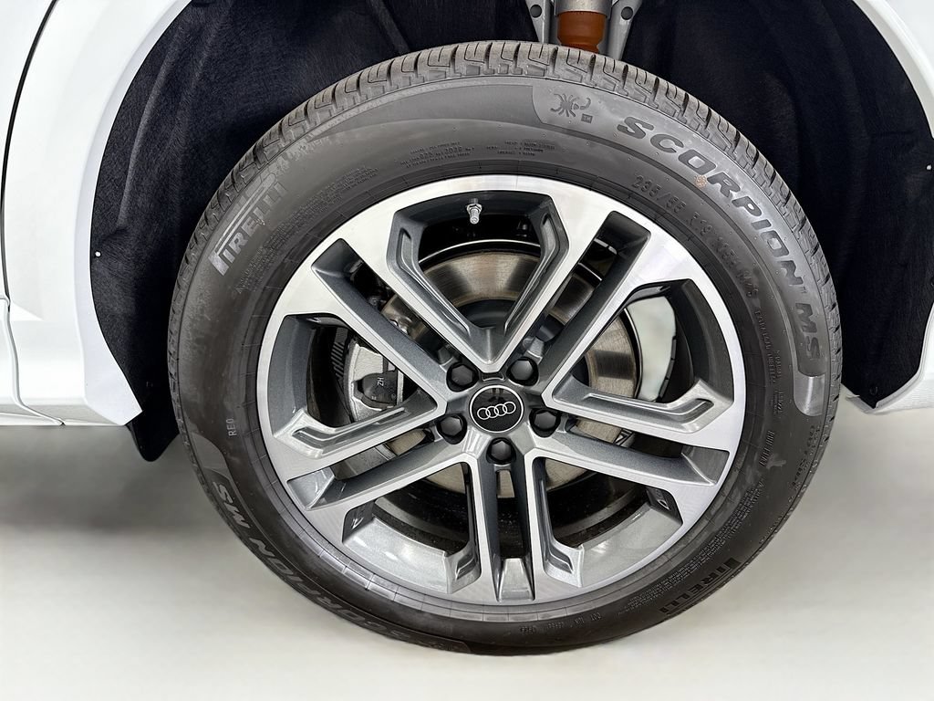 Used 2025 Audi Q5 Premium Plus w/ Premium Plus AWD/4WD image 31