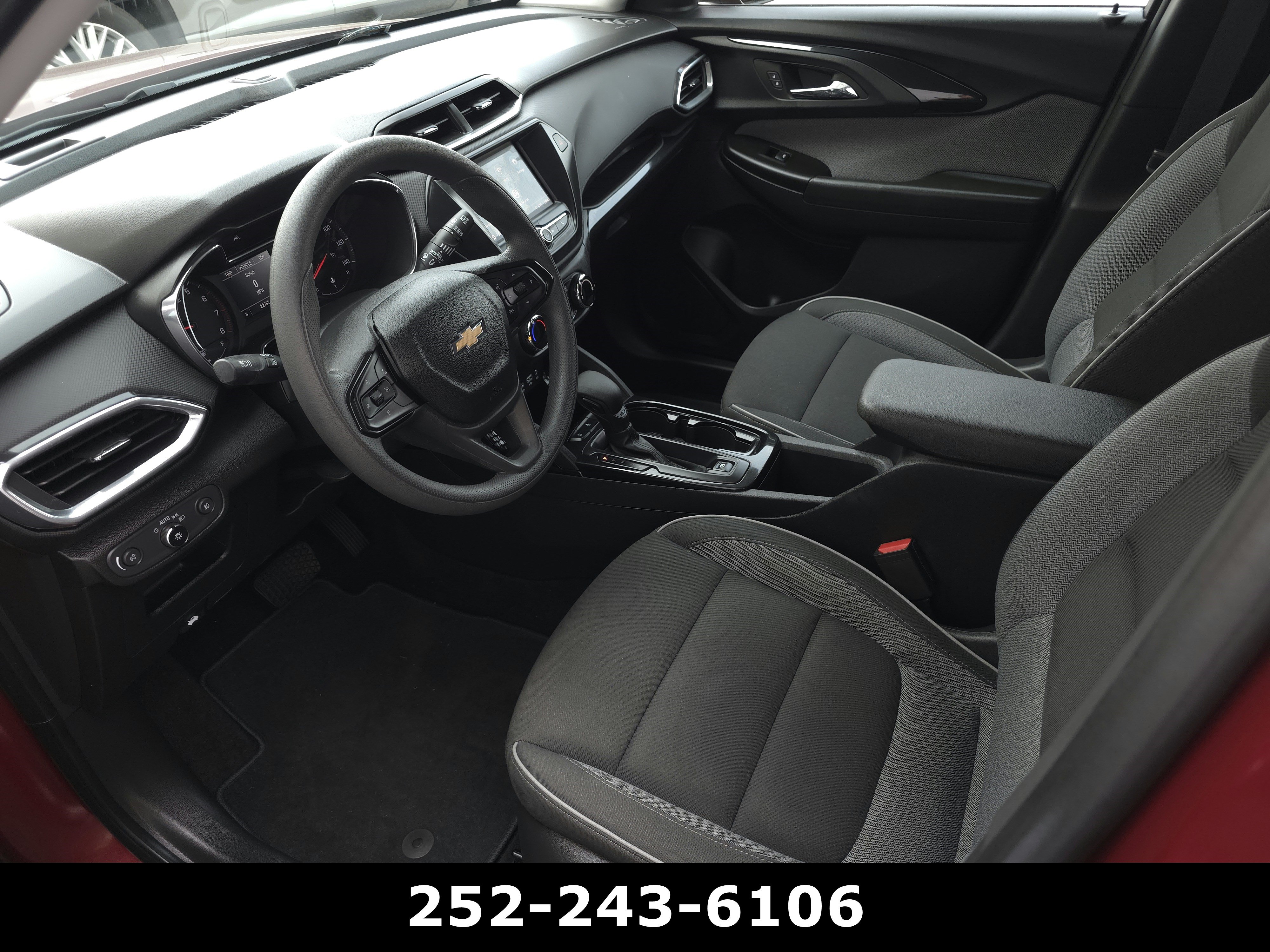 Used 2023 Chevrolet TrailBlazer LT FWD image 9
