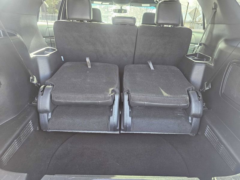 Used 2016 Ford Explorer Limited w/ Class II Trailer Tow Package image 32