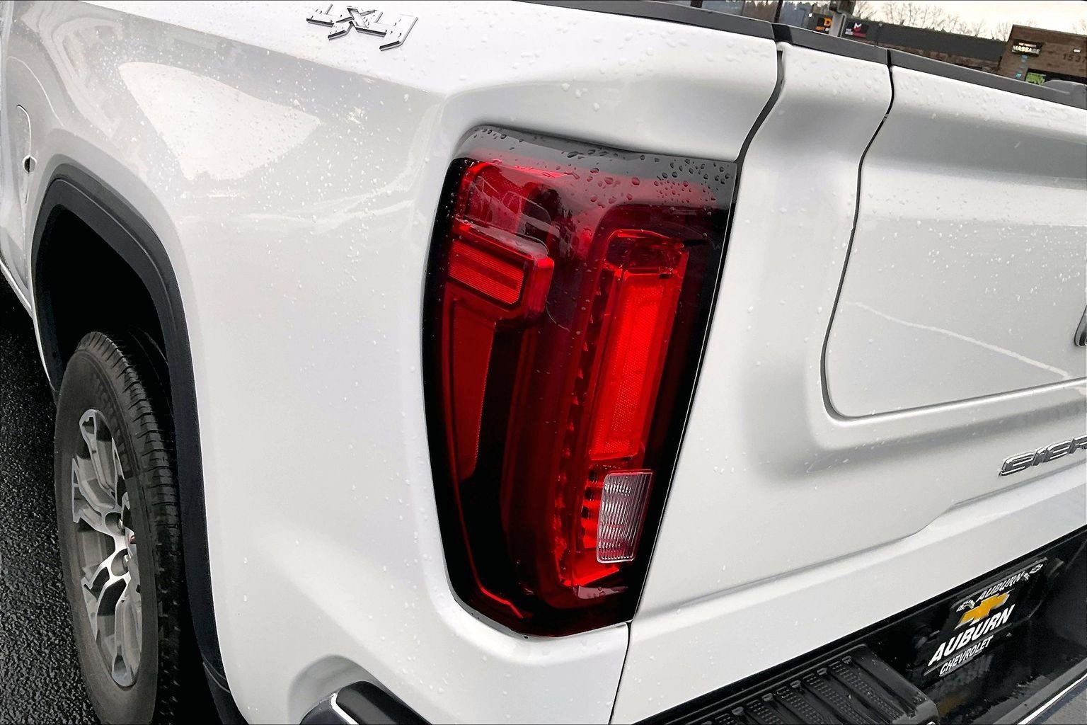 Used 2024 GMC Sierra 1500 SLT image 26