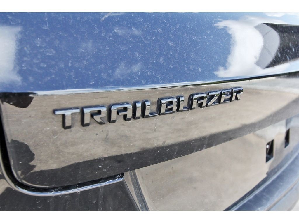 Used 2023 Chevrolet TrailBlazer RS w/ Convenience Package FWD image 26