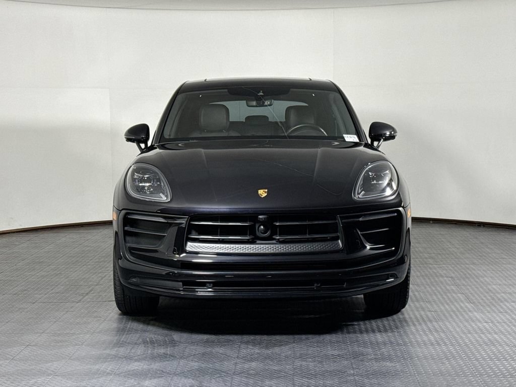 Certified 2024 Porsche Macan AWD/4WD image 10