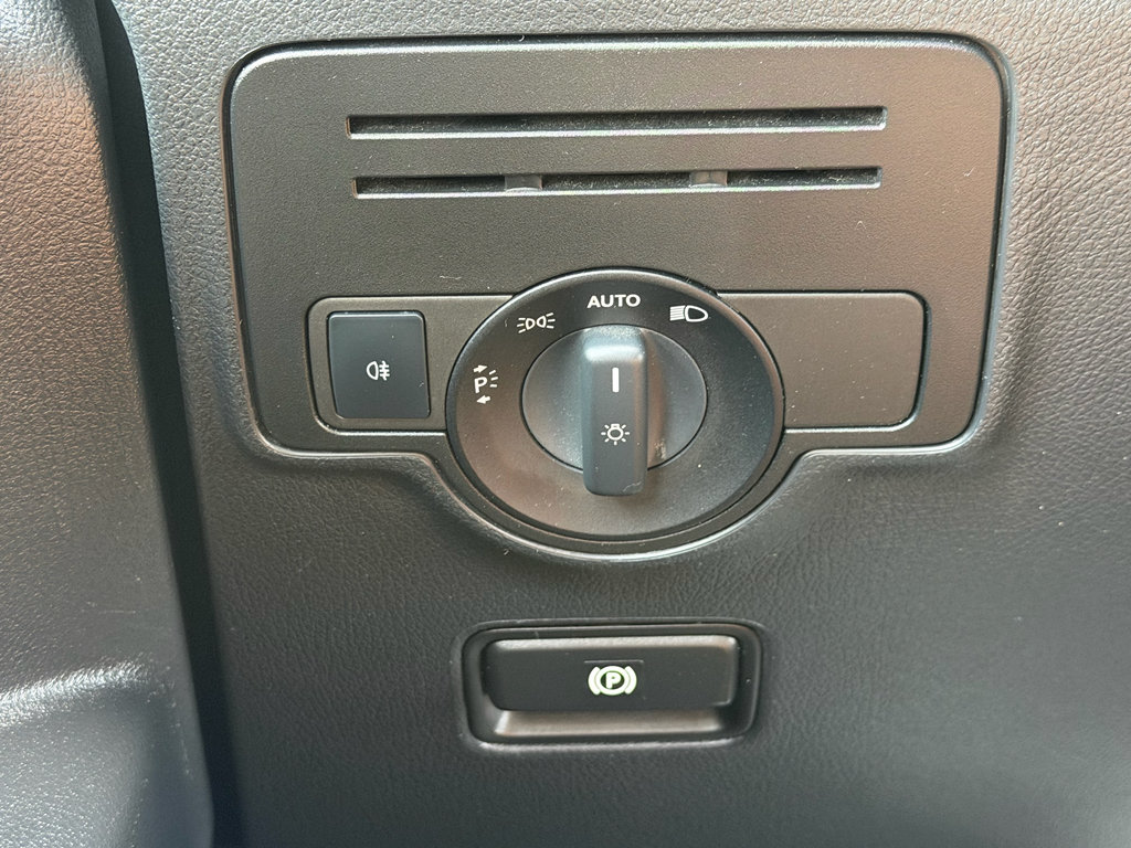 Used 2016 Mercedes-Benz Metris Passenger image 16