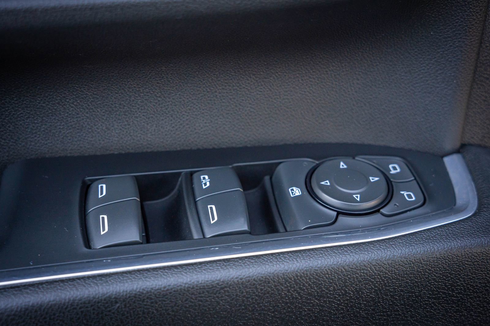 Used 2024 Chevrolet Silverado 2500 LT image 14