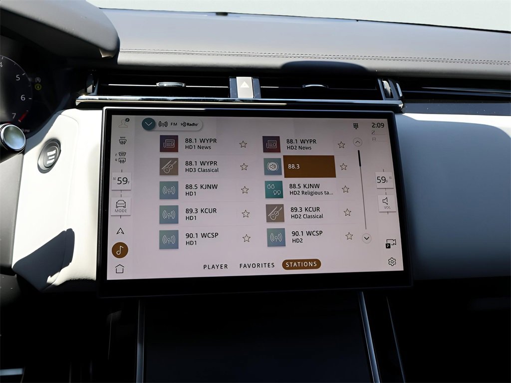 New 2026 Land Rover Range Rover Velar Dynamic SE image 23
