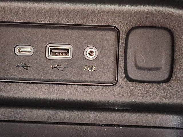 Used 2021 Chevrolet Equinox LT w/ LPO, Floor Liner Package image 24