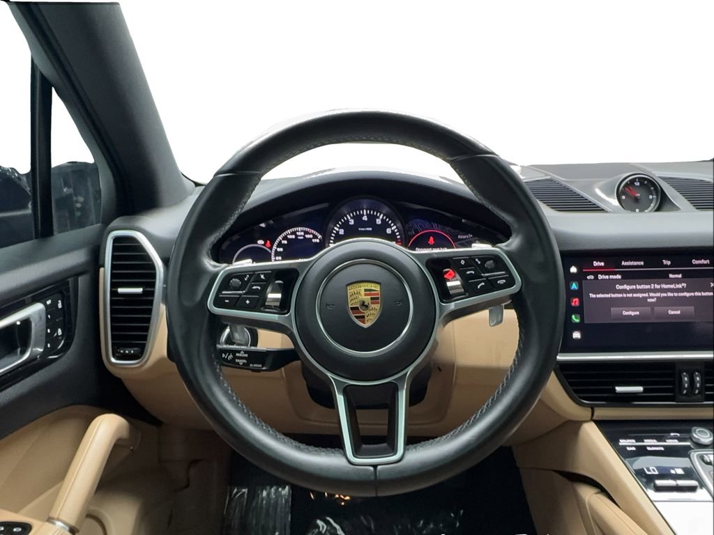 Used 2023 Porsche Cayenne Platinum Edition image 39