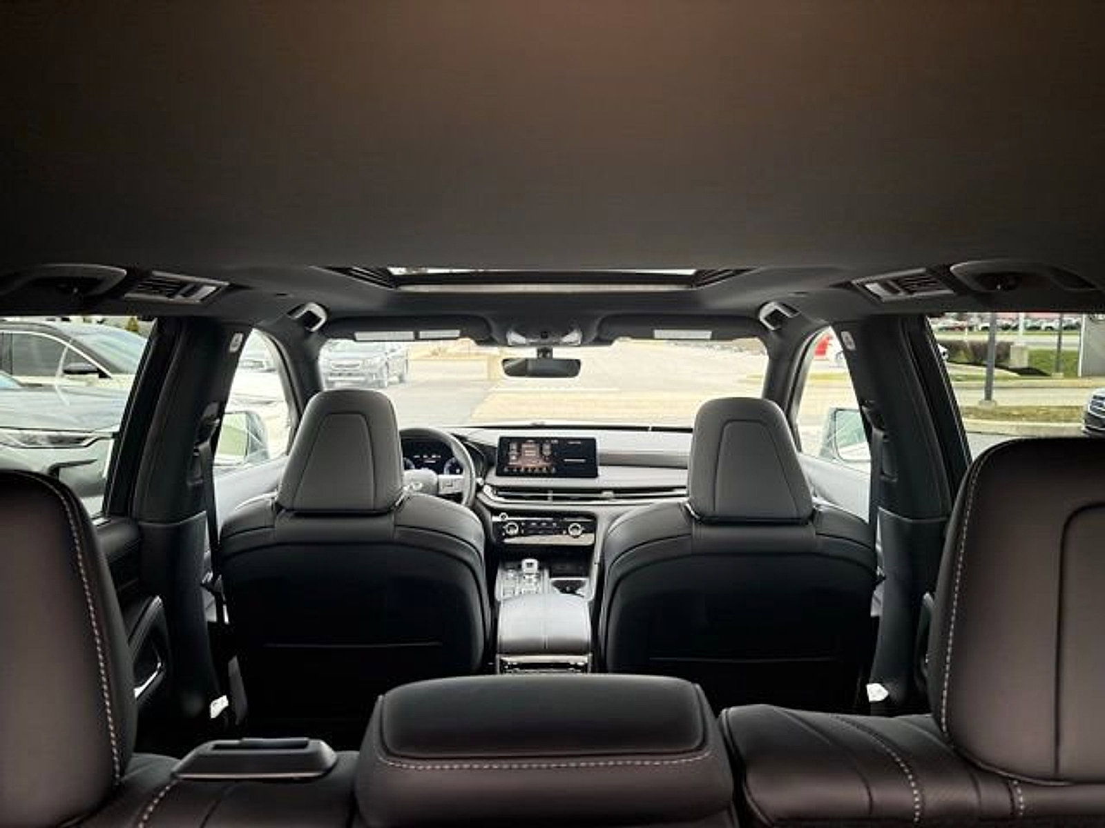 Certified 2025 INFINITI QX60 Luxe w/ Black Edition image 2