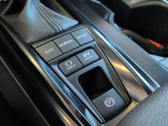 Used 2025 Toyota Camry SE image 30