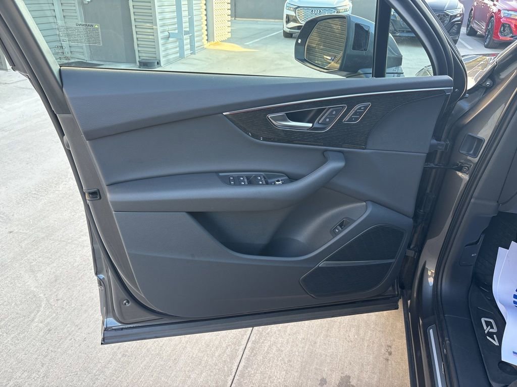 Used 2025 Audi Q7 2.0T Premium w/ Convenience Plus Package image 10