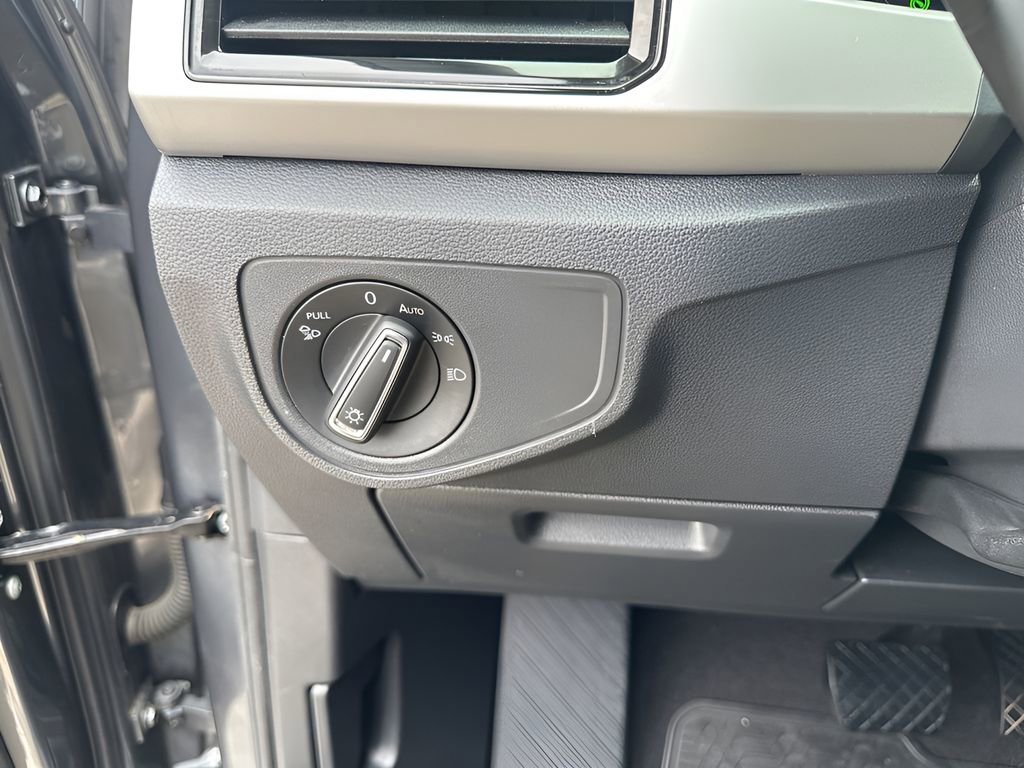 Used 2022 Volkswagen Atlas SE image 29