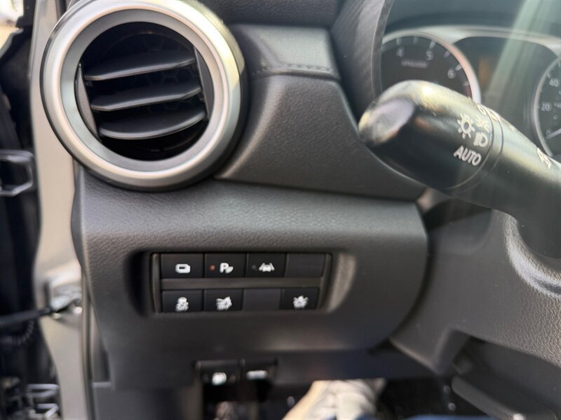 Used 2020 Nissan Versa S FWD image 22