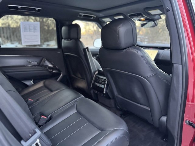 Used 2025 Land Rover Range Rover Sport SE image 19