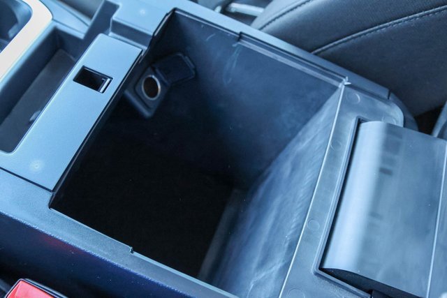 Used 2022 Ford Explorer XLT image 21