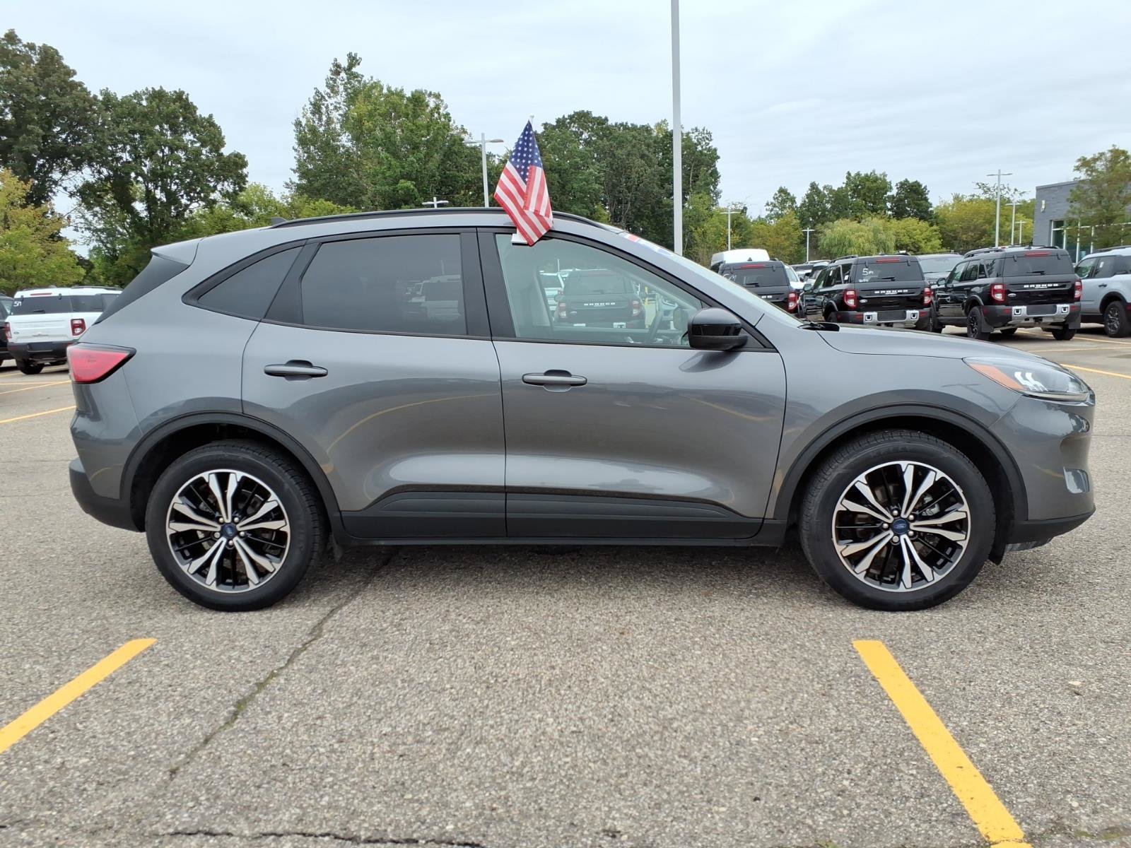 Certified 2021 Ford Escape SEL w/ SEL Stealth AWD Package image 9