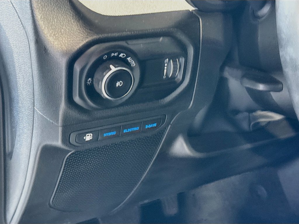 Used 2024 Jeep Wrangler Unlimited AWD/4WD image 11
