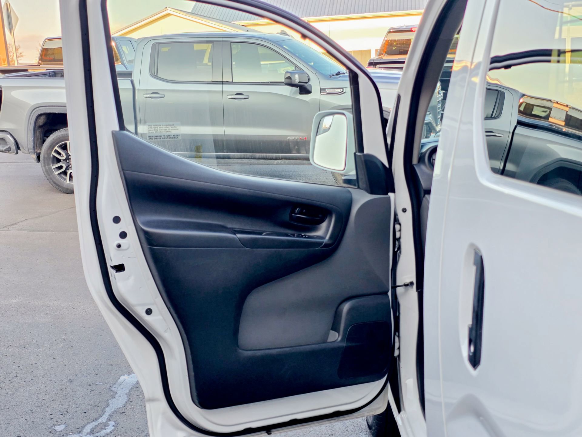 Used 2021 Nissan NV200 SV w/ Sliding Door Glass Package image 28
