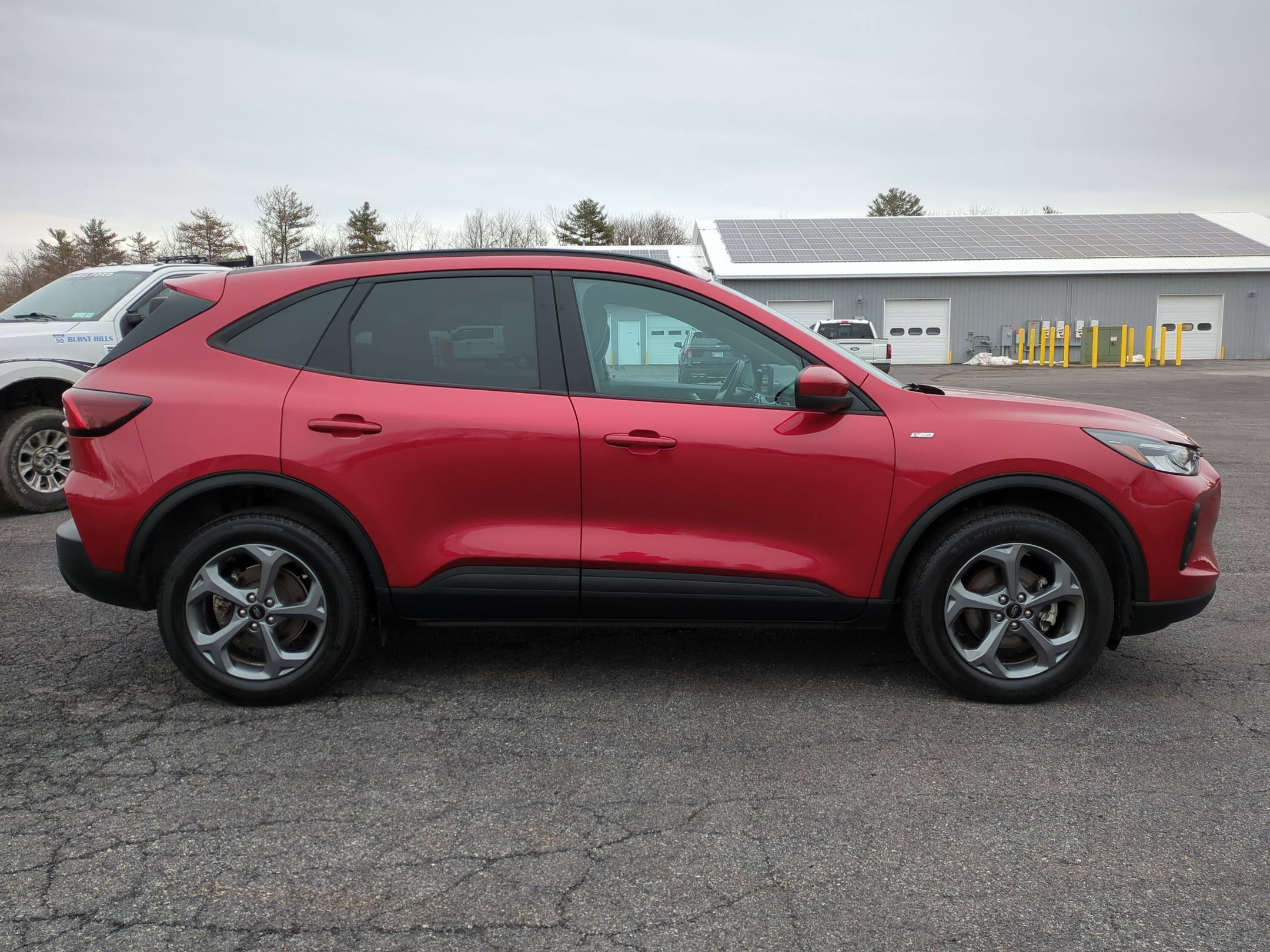 Certified 2025 Ford Escape ST-Line Select AWD/4WD image 2