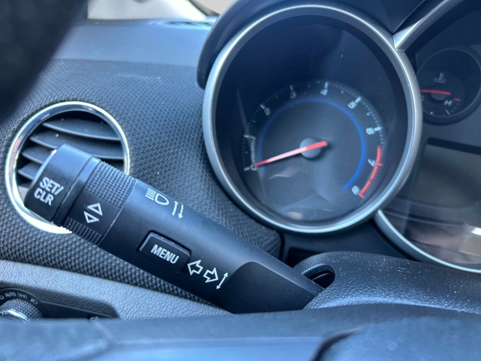 Used 2015 Chevrolet Cruze LT image 23